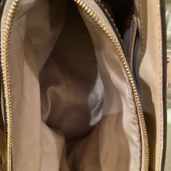 Michael Kors bag - Picture 7 of 9